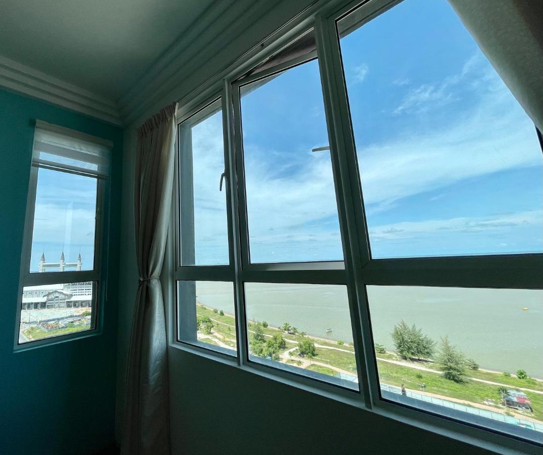 New Seaview Families Suite - Breezy Blue กัวลาตรังกานู ภายนอก รูปภาพ