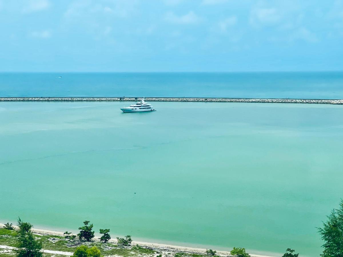 New Seaview Families Suite - Breezy Blue กัวลาตรังกานู ภายนอก รูปภาพ